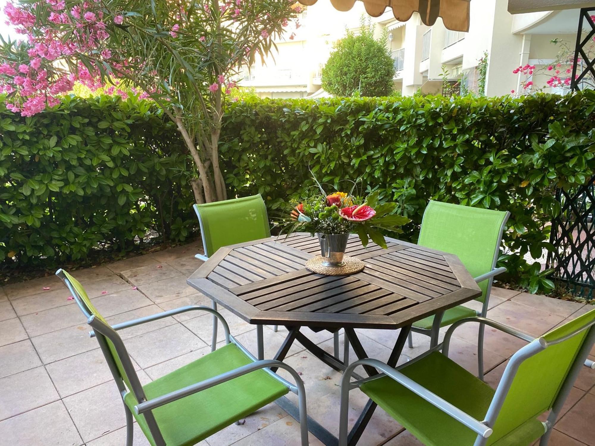 Apartment A Charming In The Heart Of The French Riviera